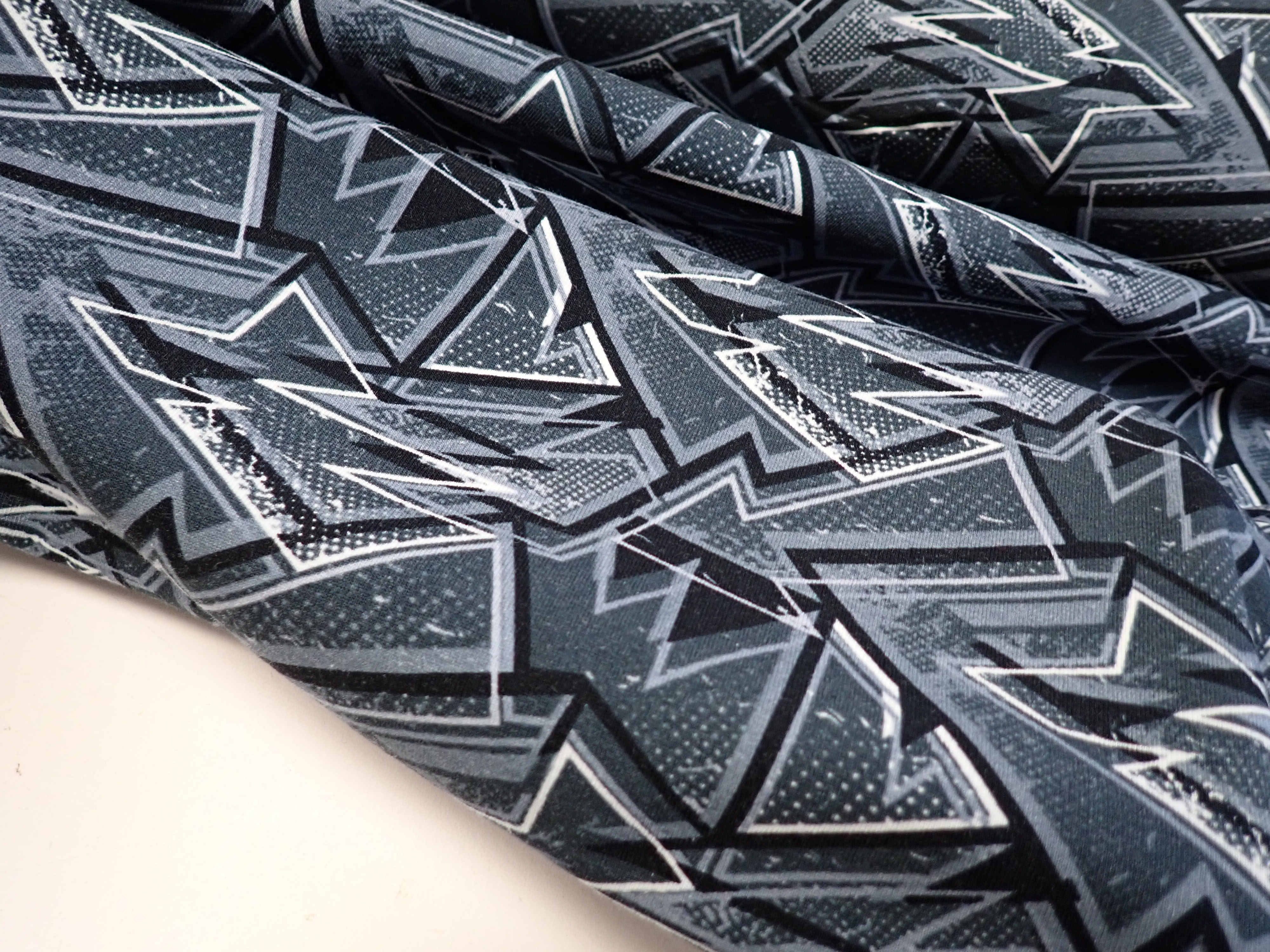 LÁTKA - TEPLÁKOVINA - GEOMETRIE - FOTOTISK