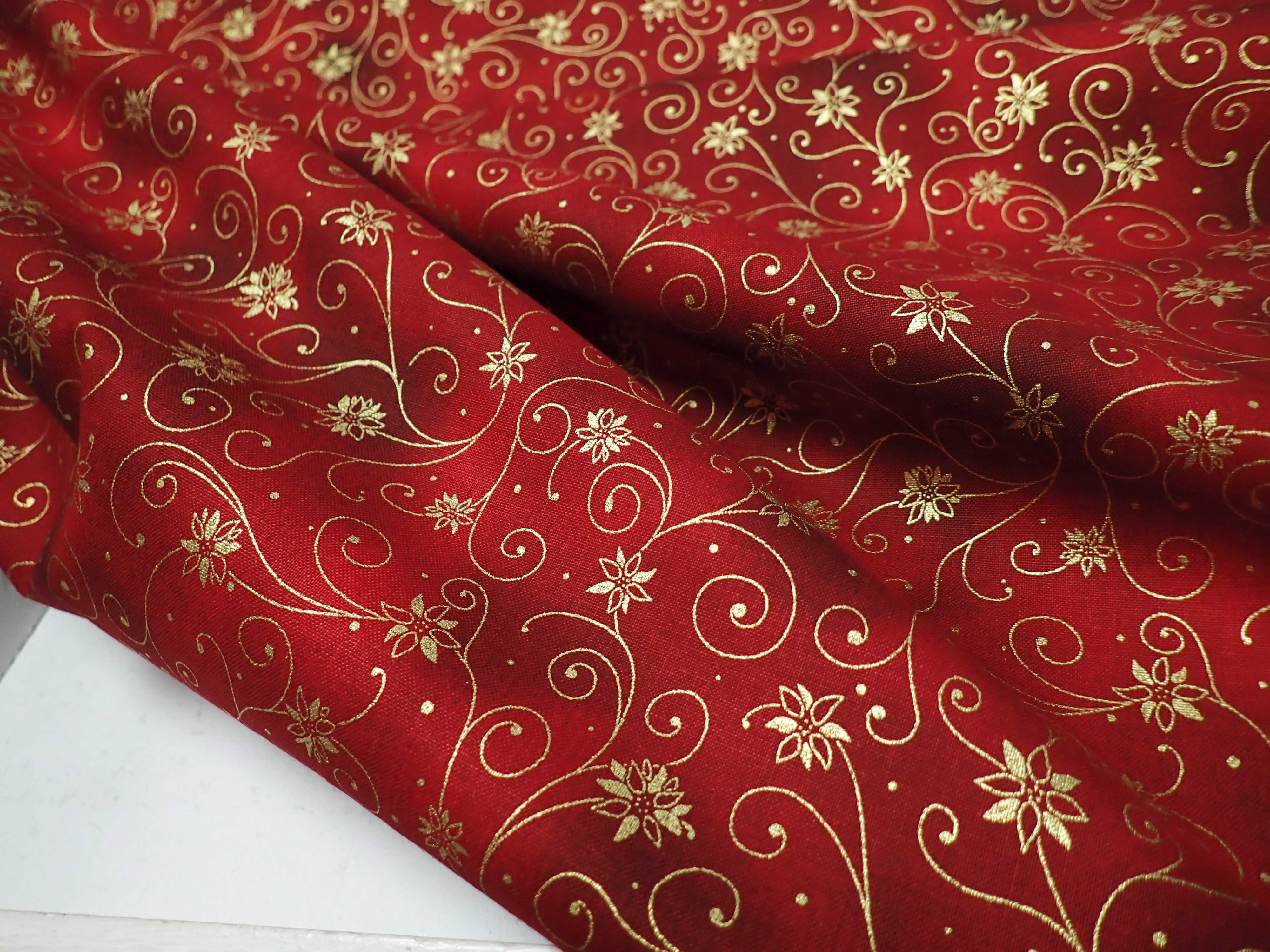 LÁTKA - VÁNOČNÍ - ČERVENÁ + ZLATÉ ORNAMENTY