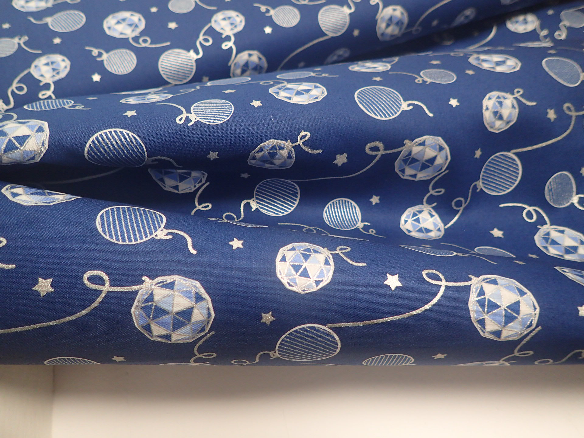 LÁTKA - VÁNOČNÍ - KOULIČKY