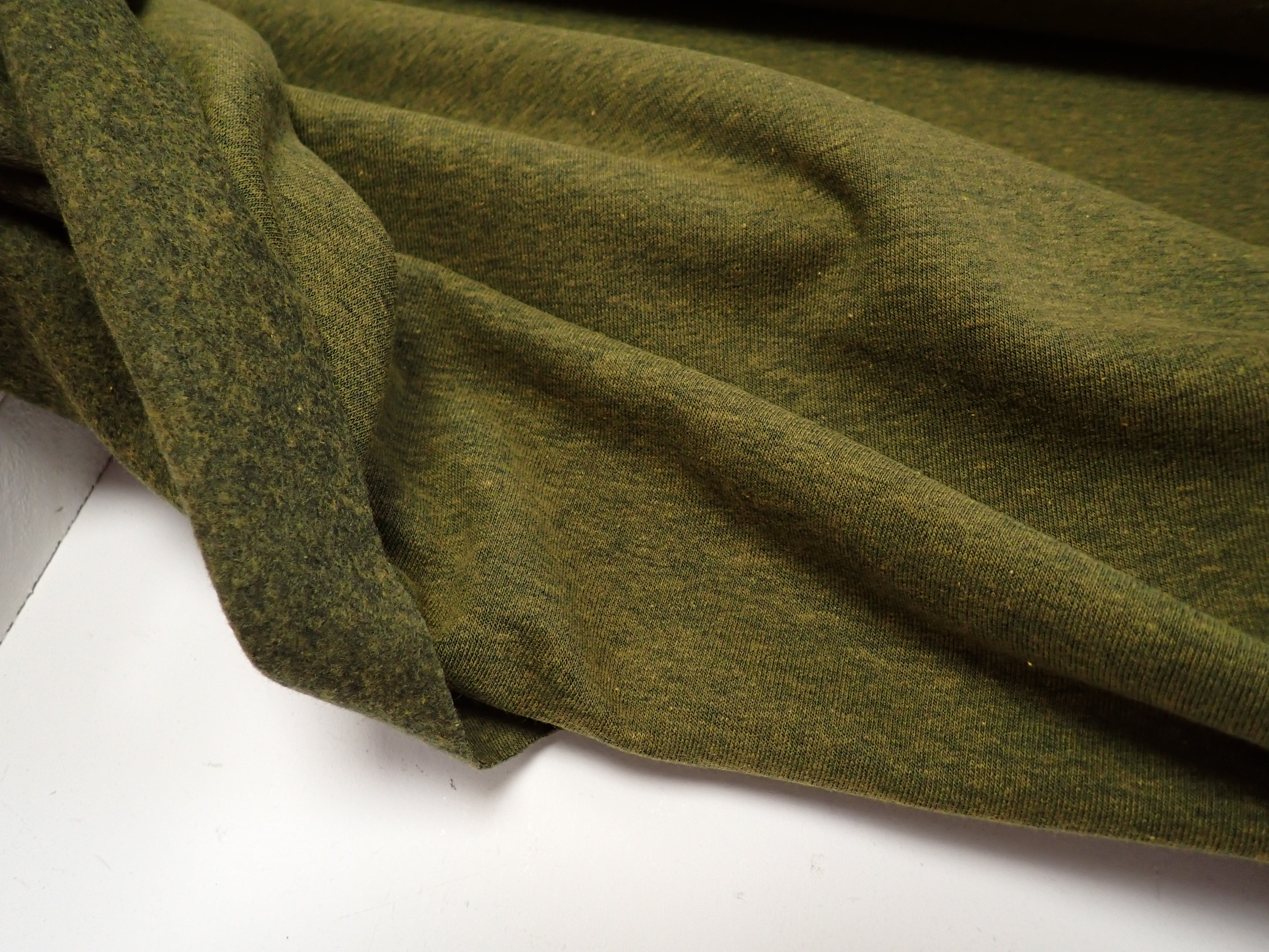 LÁTKA - TEPLÁKOVINA - ZELENÁ - POČESANÁ