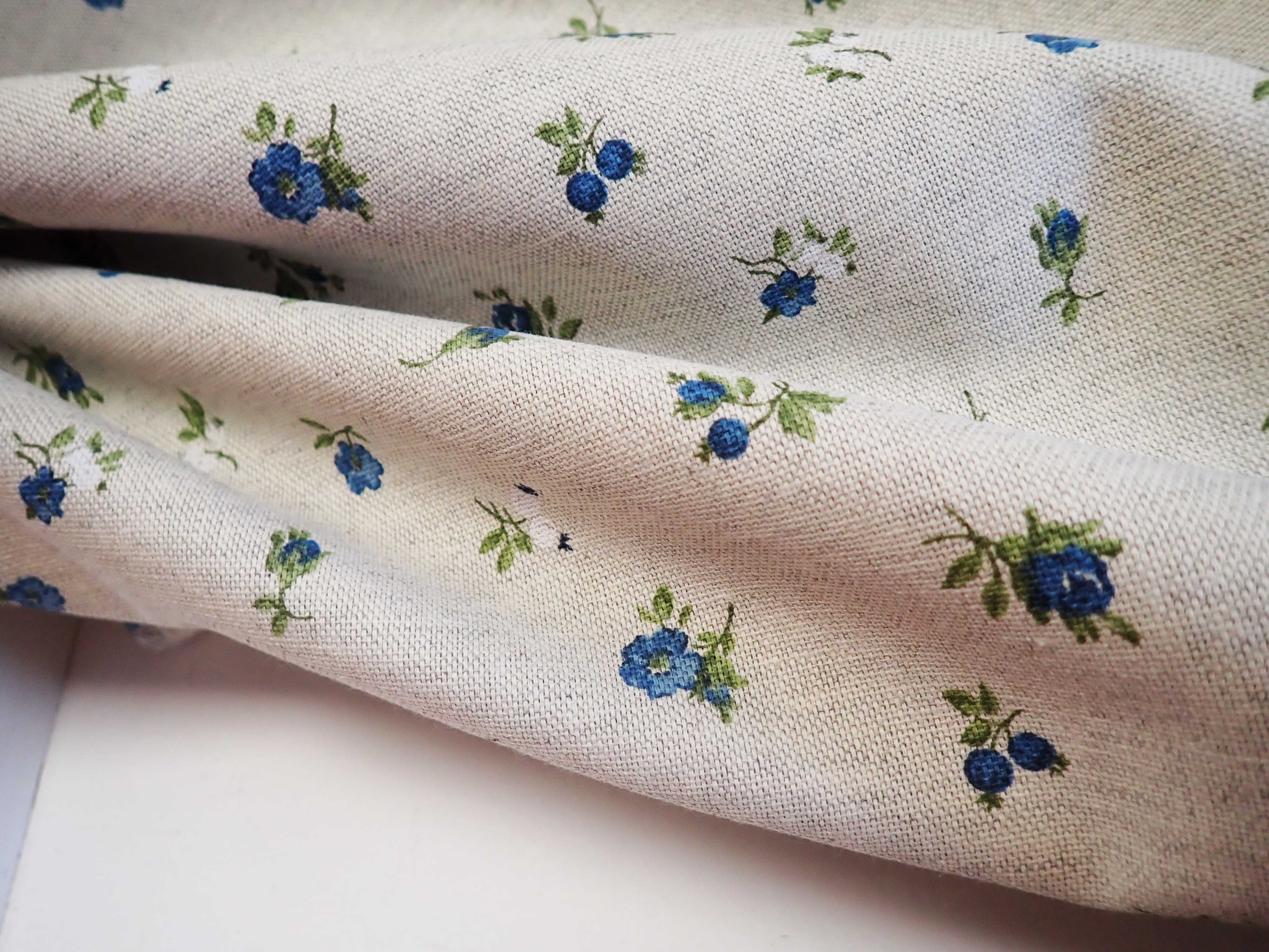 LÁTKA - REŽNÁ - POTAHOVKA - MODRÉ KYTIČKY