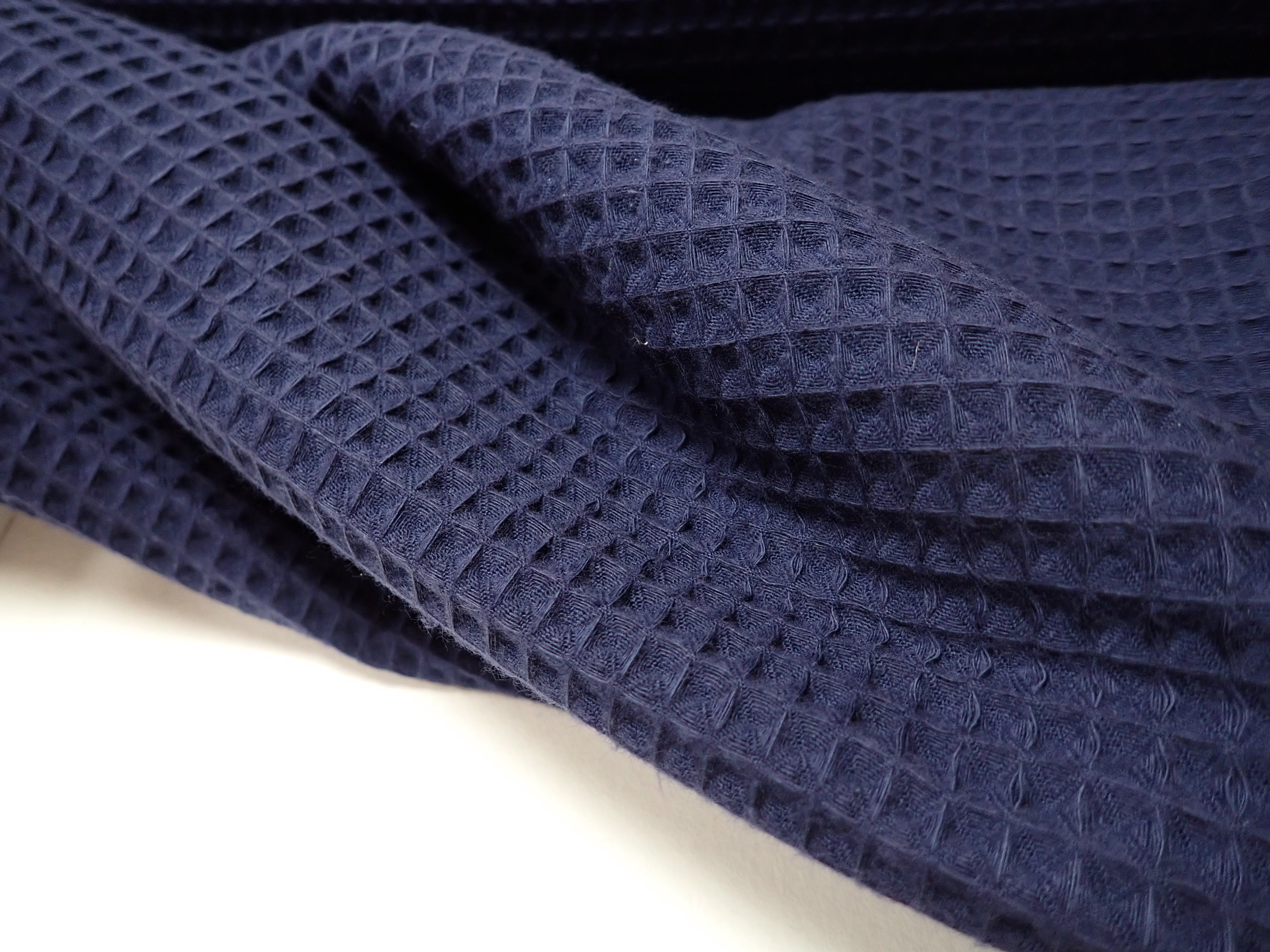 LÁTKA - VAFLE - TMAVĚ MODRÁ