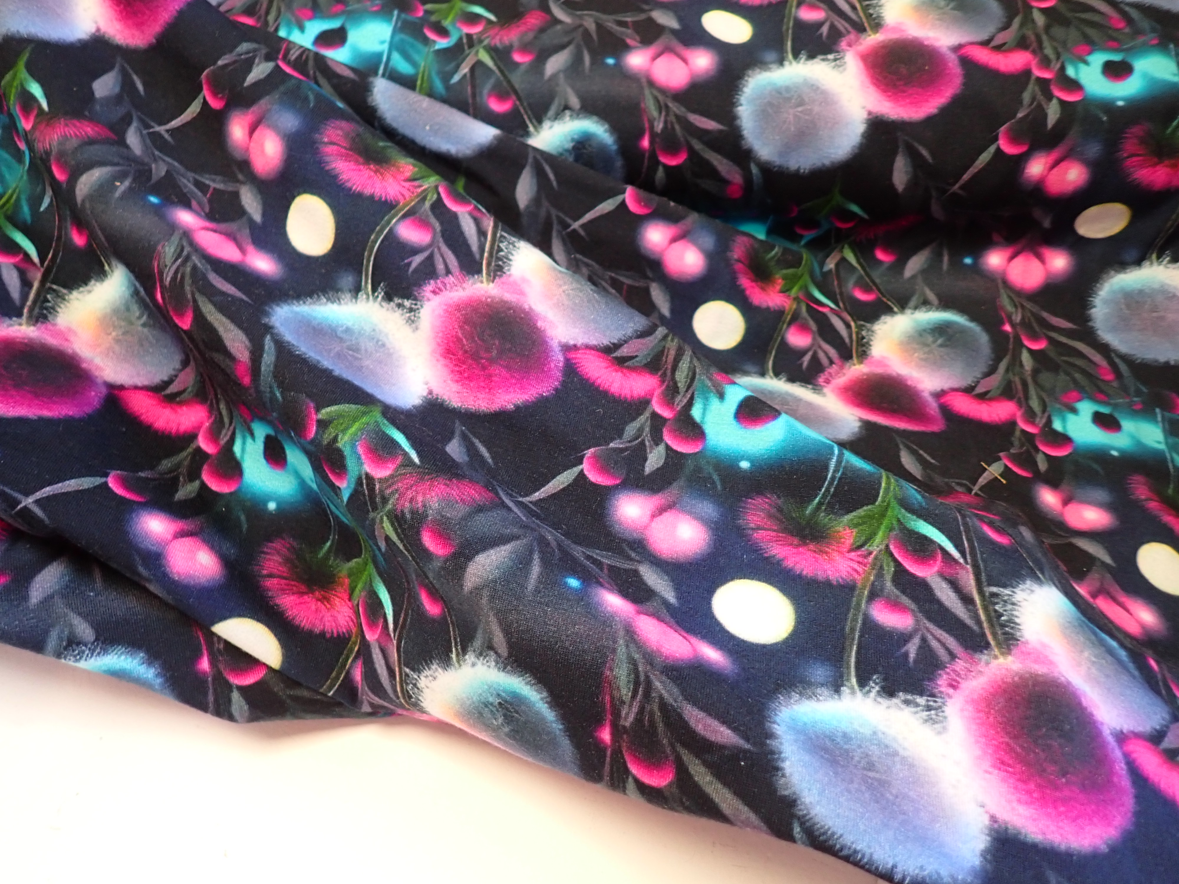 LÁTKA - TEPLÁKOVINA - FOTOTISK - CHMÝŘÍ