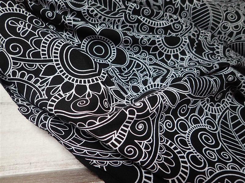 TEPLÁKOVINA - ČERNÁ + BÍLÝ TISK - KVĚTY - ORNAMENTY