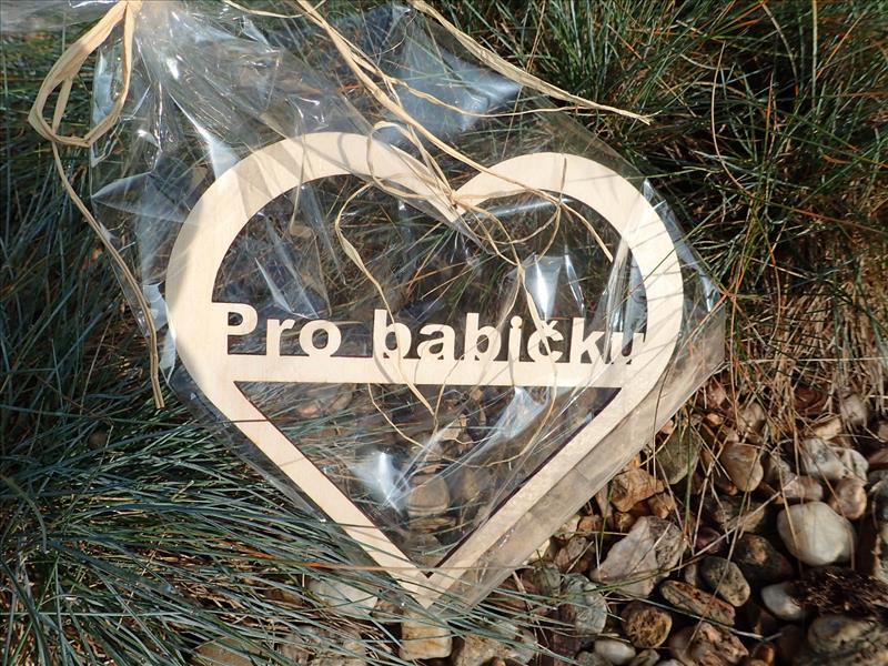 DEKORACE - SRDÍČKO PRO BABIČKU