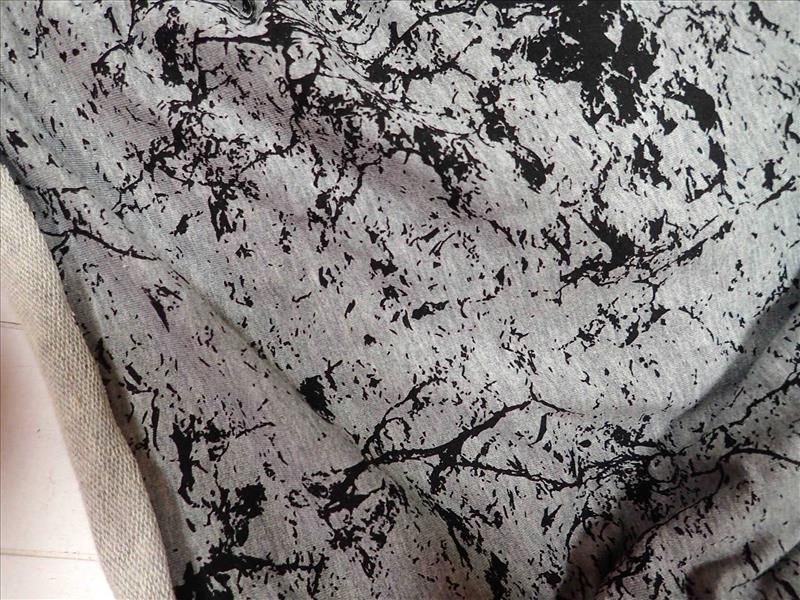 TEPLÁKOVINA - ŠEDÝ MELÍR + ČERNÁ KRESBA