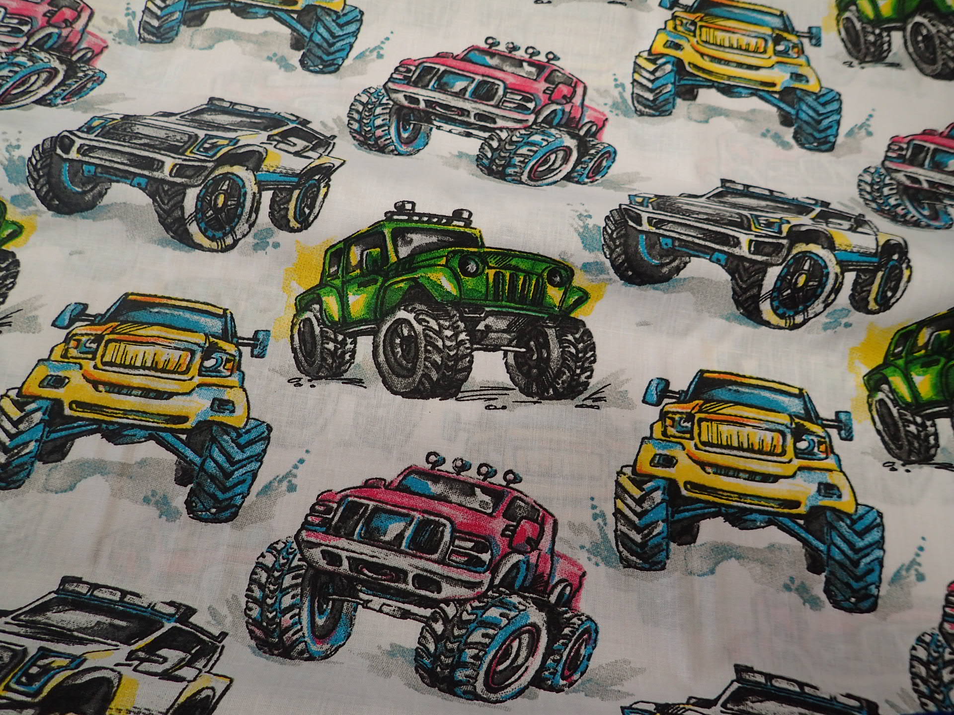 LÁTKA - TERÉNNÍ AUTA