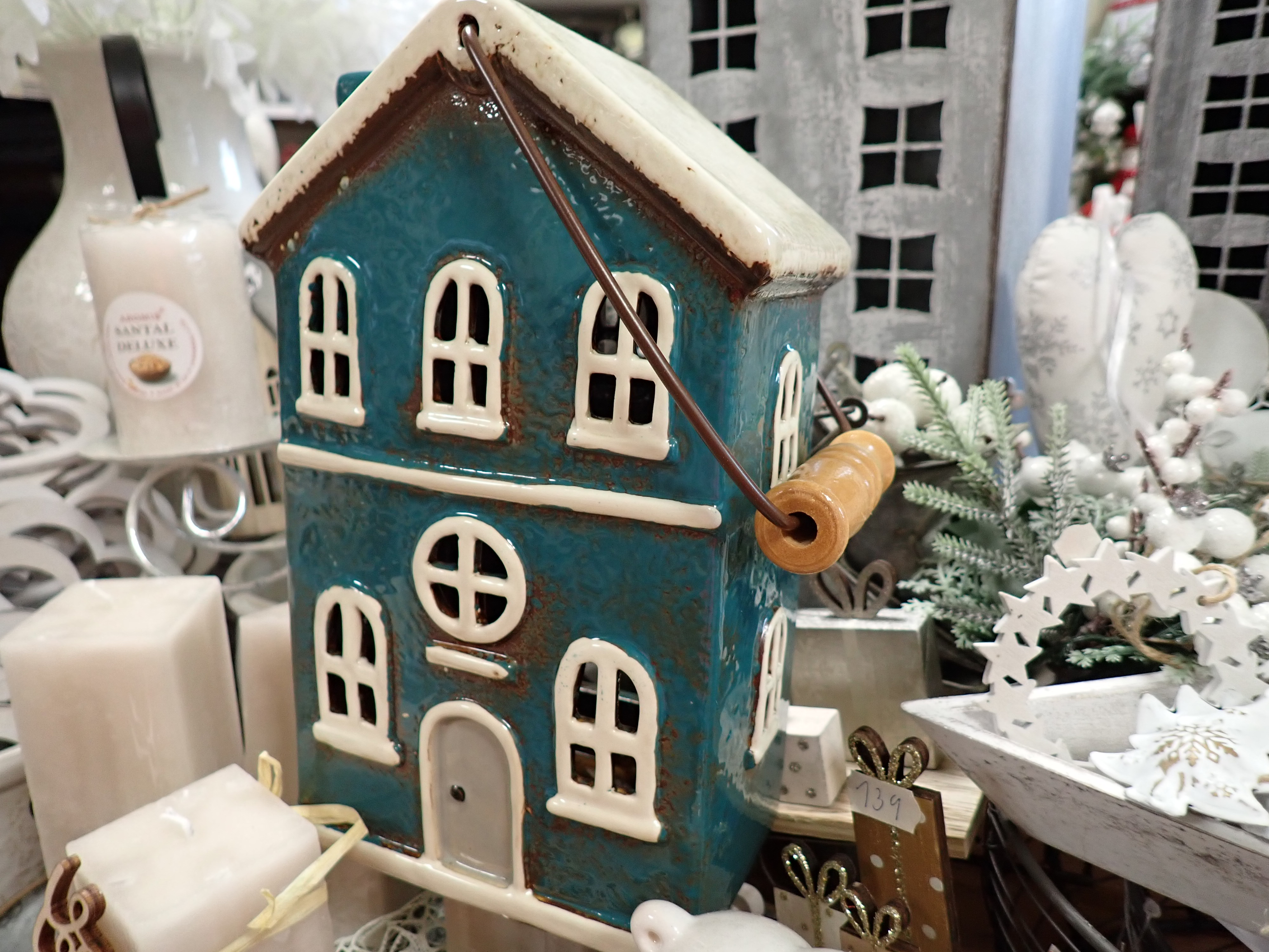 DEKORACE - KERAMICKÝ DOMEČEK - PETROLEJOVÝ