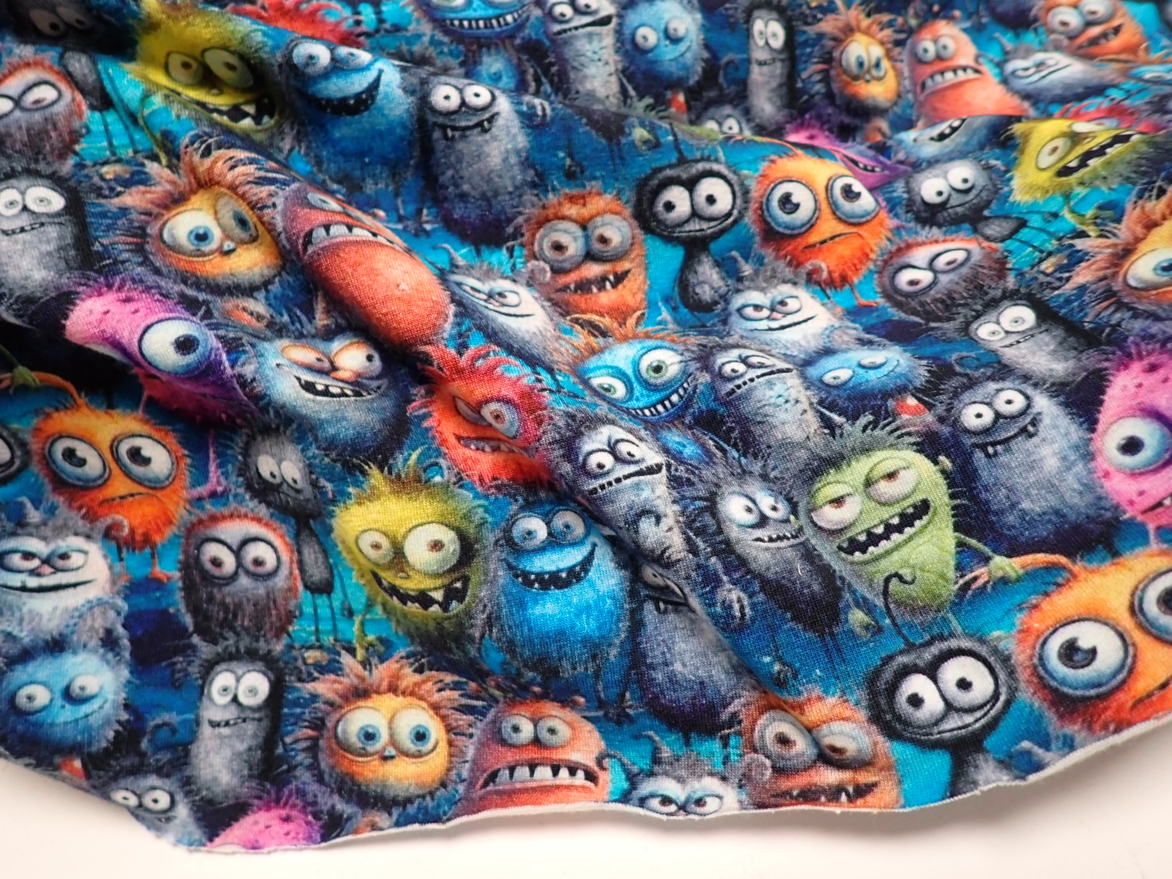 LÁTKA - PLETENINA - FOTOTISK - PŘÍŠERKY