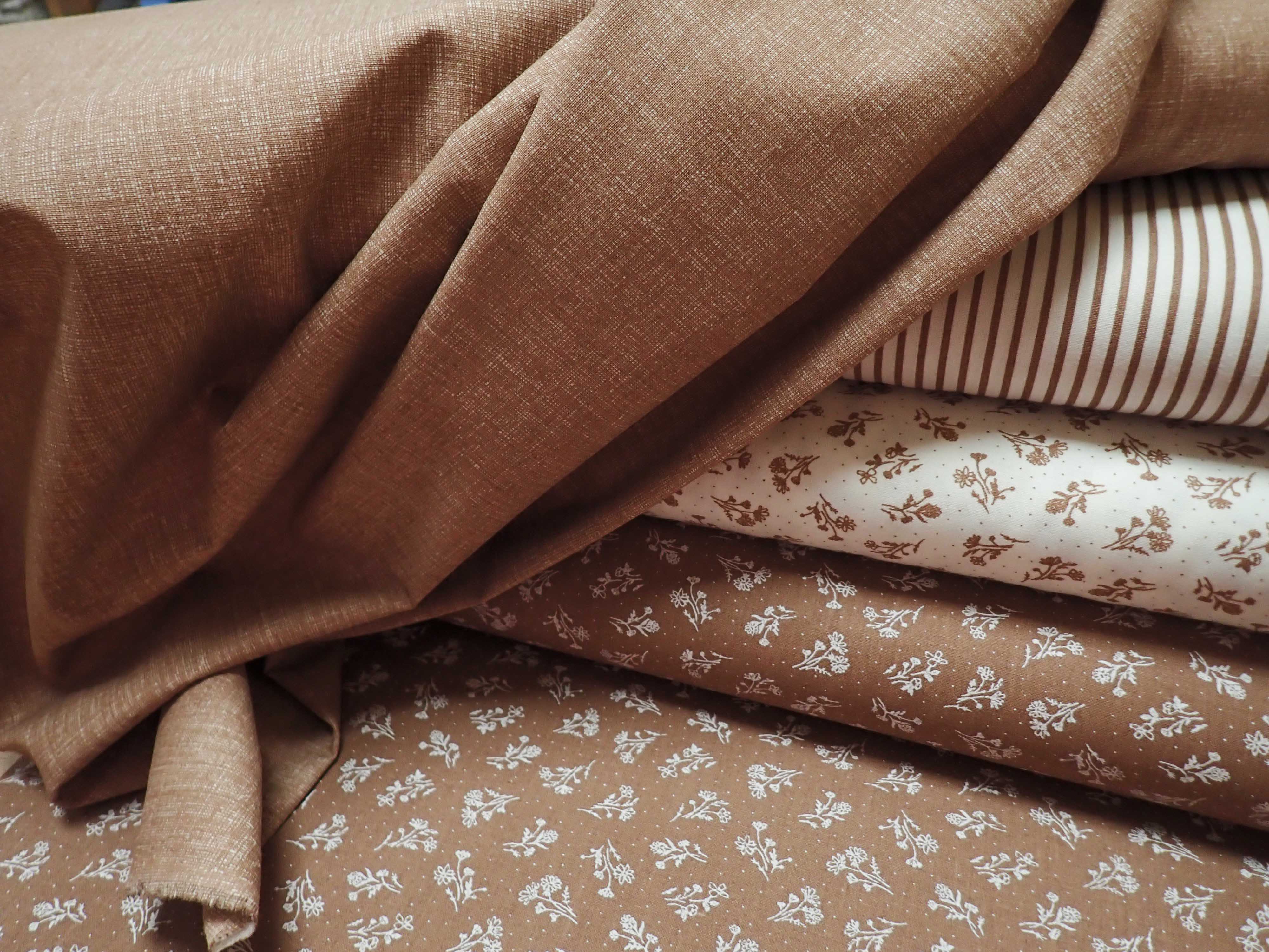 LÁTKA - LNĚNÝ EFEKT - SVĚTLE HNĚDÝ