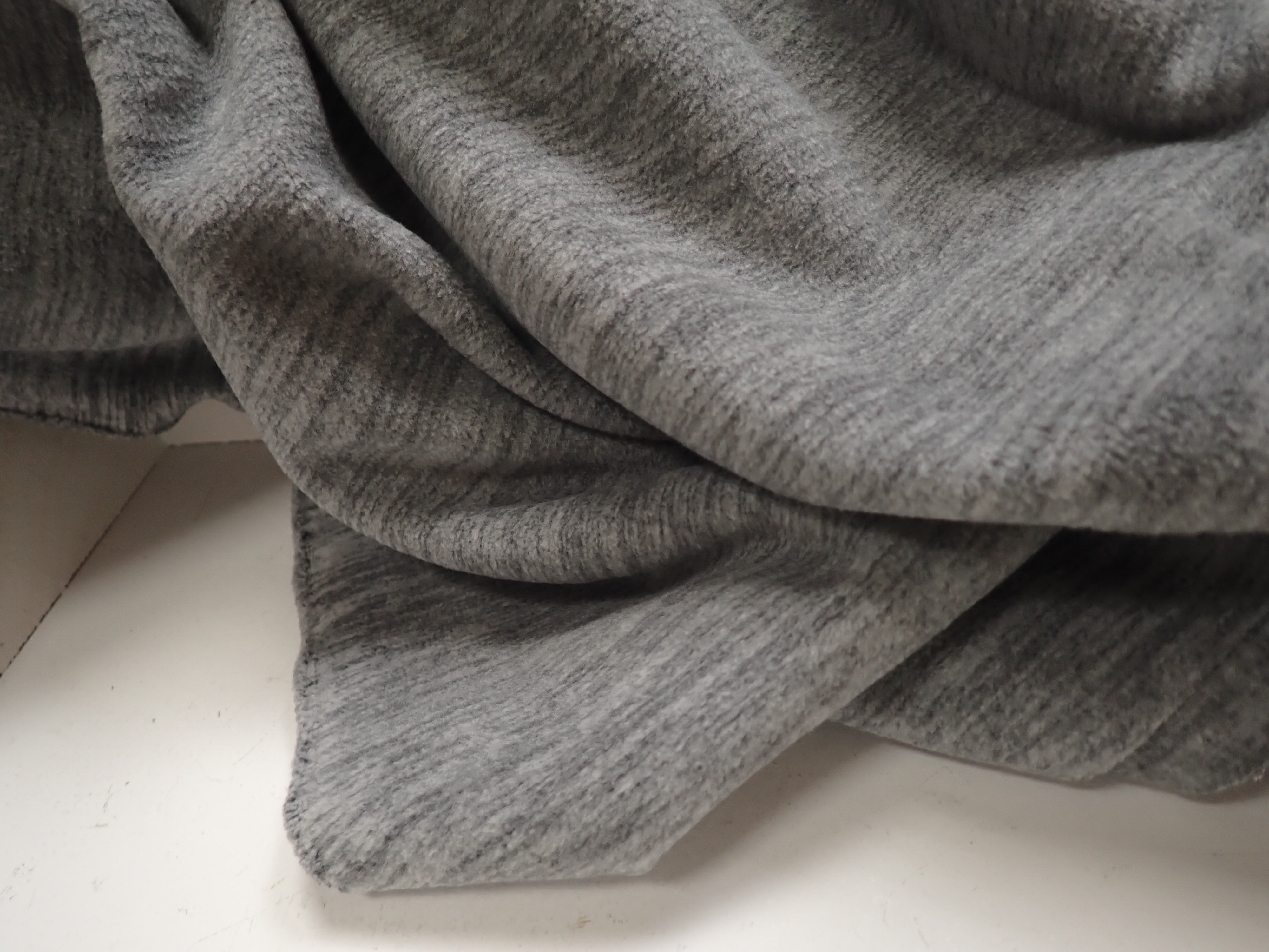 FLEECE - POLAR - ŽÍHANÝ ŠEDÝ