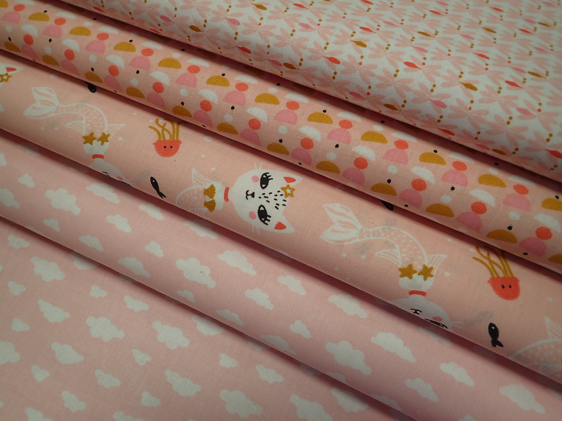 LÁTKA  - LOSOSOVÁ + BÍLÉ MRÁČKY