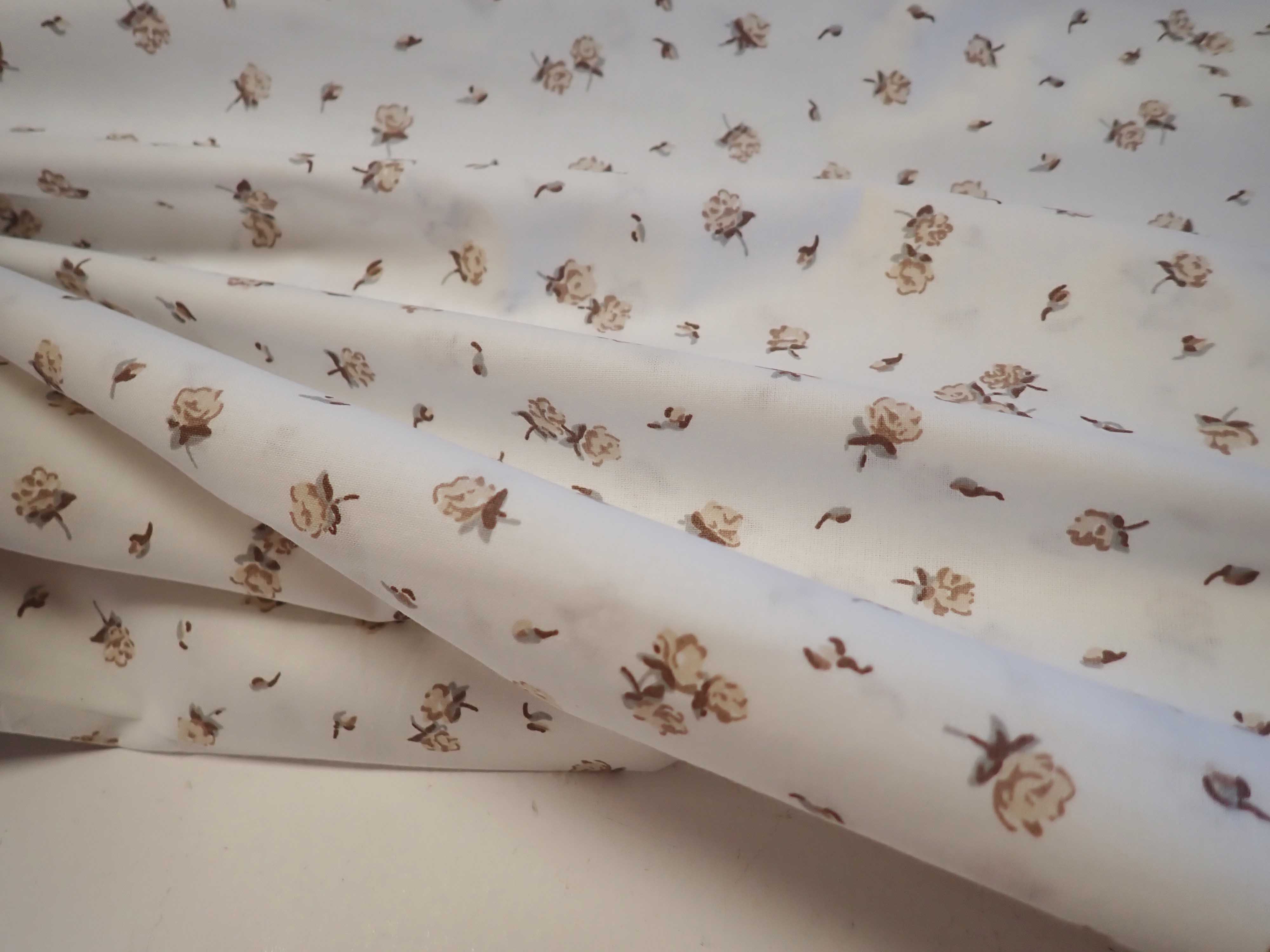 LÁTKA - BÉŽOVÉ KYTIČKY