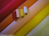 LÁTKA - JEDNOBAREVNÁ - BAVLNA - ŽLUTÁ